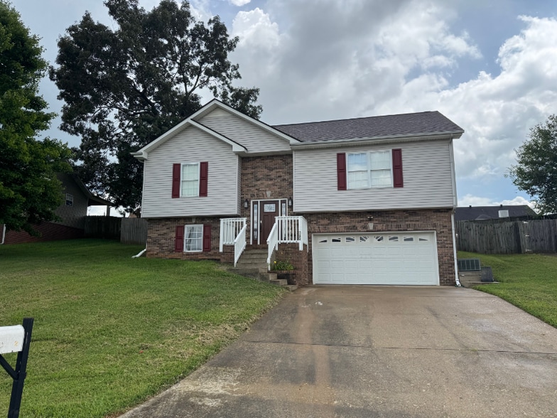 Primary Photo - 3122 Clydesdale Dr