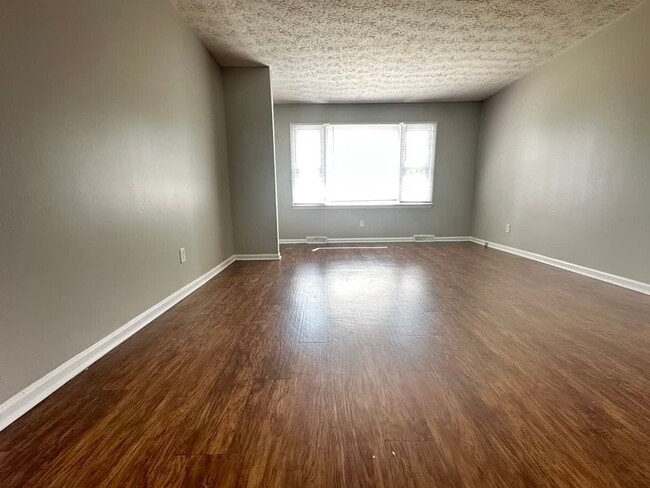 Building Photo - 585 Eureka Springs Dr