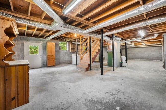 Building Photo - 4531 S Roberts Dr