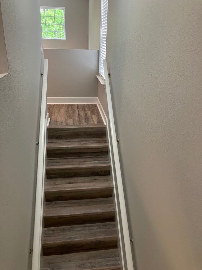 Building Photo - 113 Heyward Dr