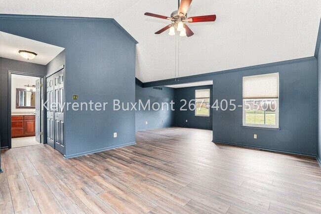 Building Photo - 117 Victoria Ln