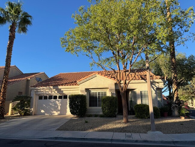 Building Photo - 8800 Crescent Ridge Ln