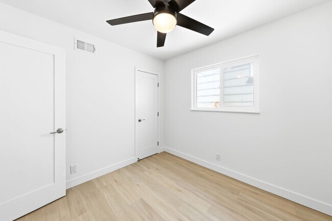 Building Photo - 3010 W Oceanfront