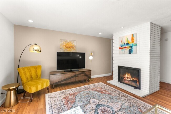 Building Photo - 1531 Commanche Dr