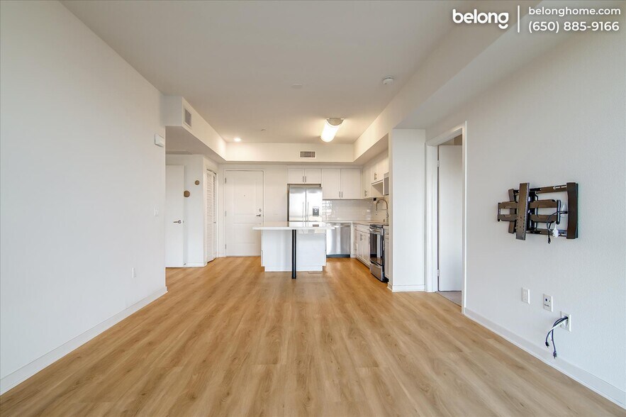 Building Photo - 12655 Bluff Creek Dr
