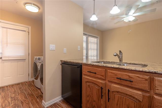 Building Photo - 3762 Vitruvian Way