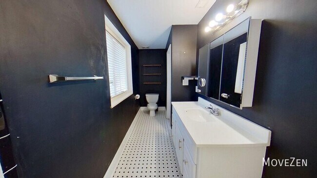 Building Photo - 2425 Vail Ave