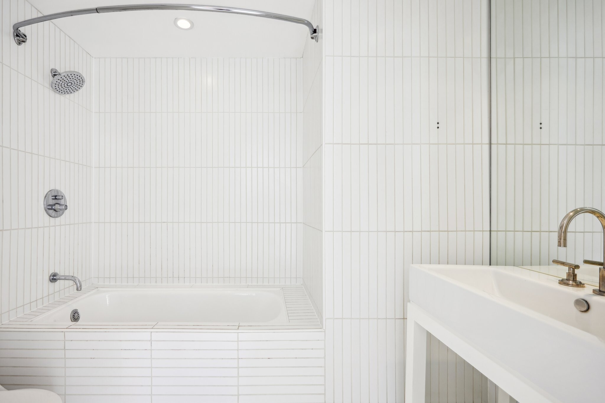 Building Photo - 6253 Hollywood Blvd