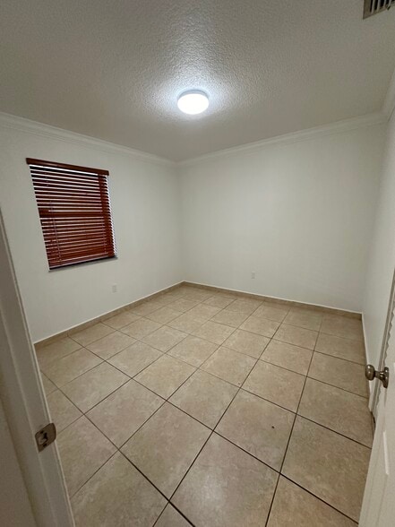 Bedroom 3 - 403 SW 78th Pl