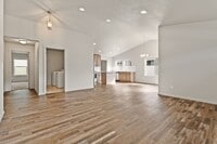 Building Photo - Luxury 3 Bed, 2 Bath Rancher in Spokane Va...