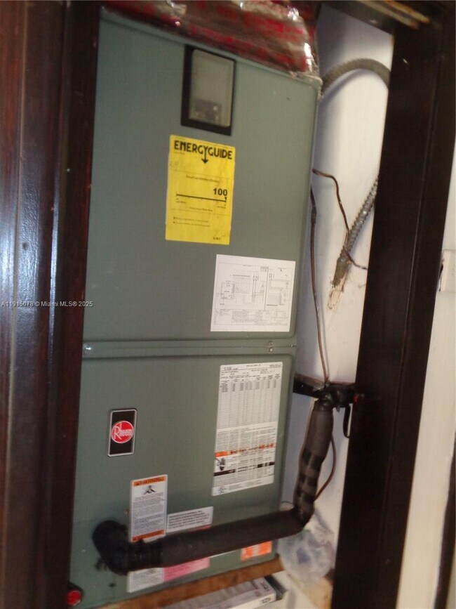 Building Photo - 32970 SW 210th Ave