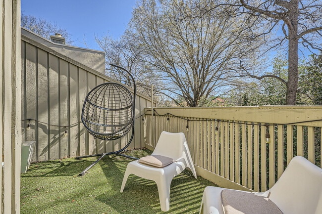 Building Photo - 1204 Druid Knoll Dr NE