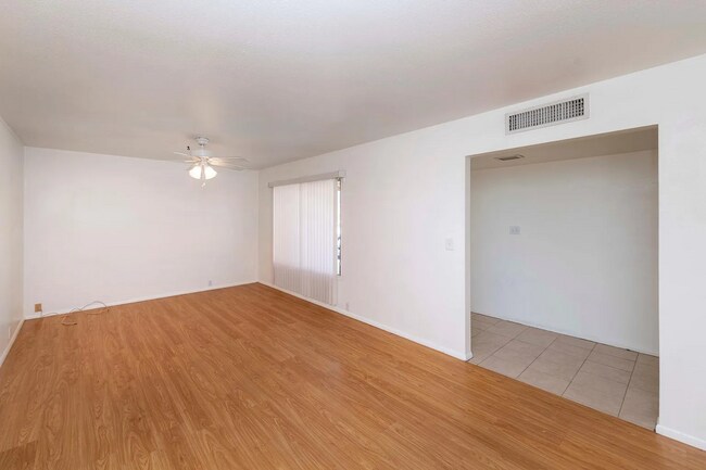 Building Photo - 3244 S Evergreen Rd
