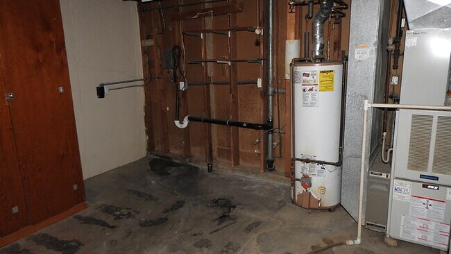 Building Photo - 1224 N Cottage Ave