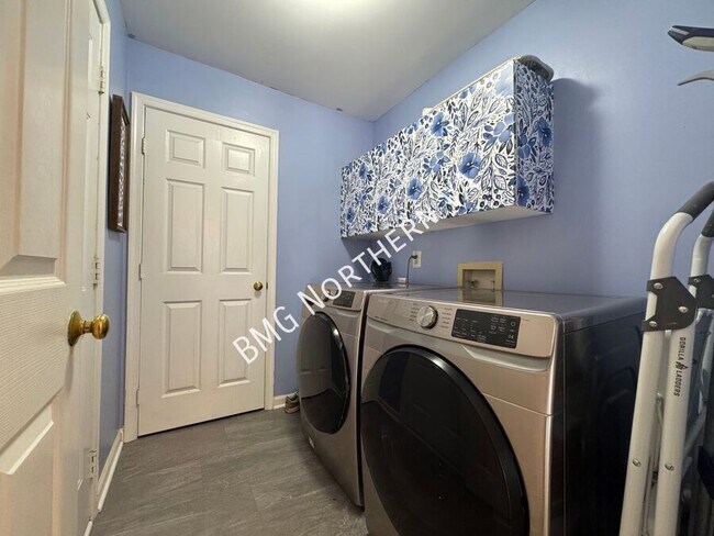 Building Photo - 10205 Daylily Ct