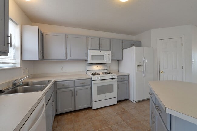 Building Photo - 4162 Whitehall Dr
