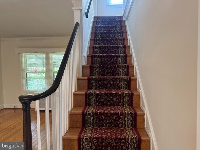 Building Photo - 3902 Hadley Square W