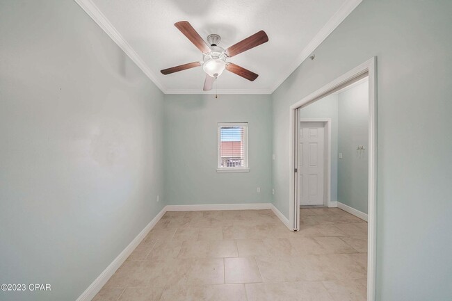 Building Photo - 2400 Grandiflora Blvd