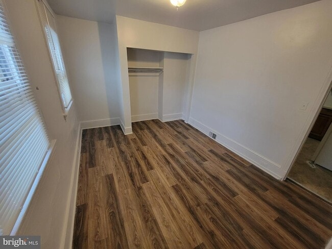 Building Photo - 551 Cherry St