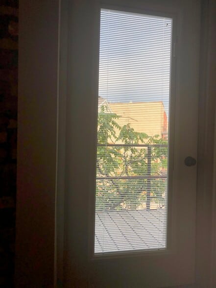 Building Photo - 3313 N Clark St