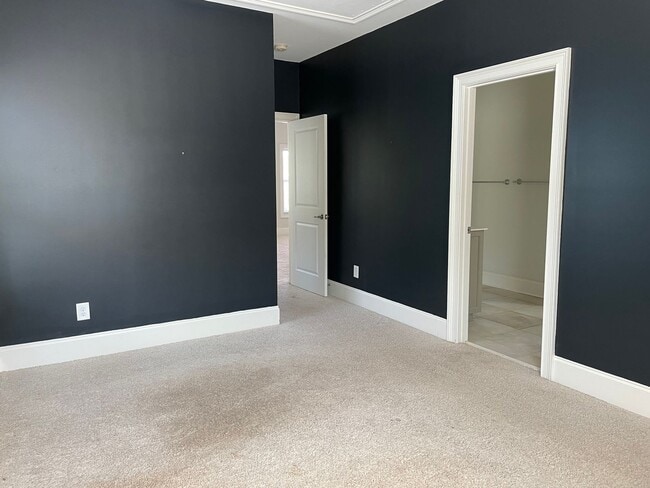 Building Photo - Fabulous Three Bedroom Home in Antiquity