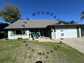 Building Photo - 37 Linda Dr