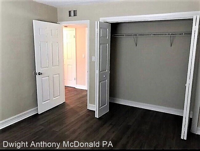 Building Photo - 2835 Somerset Park Dr