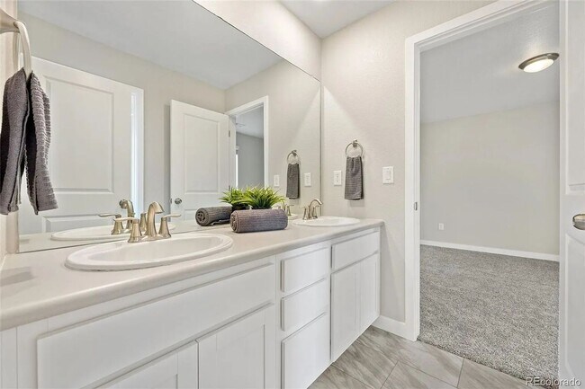 Building Photo - Brand New Next Gen Home in Beautiful Erie!