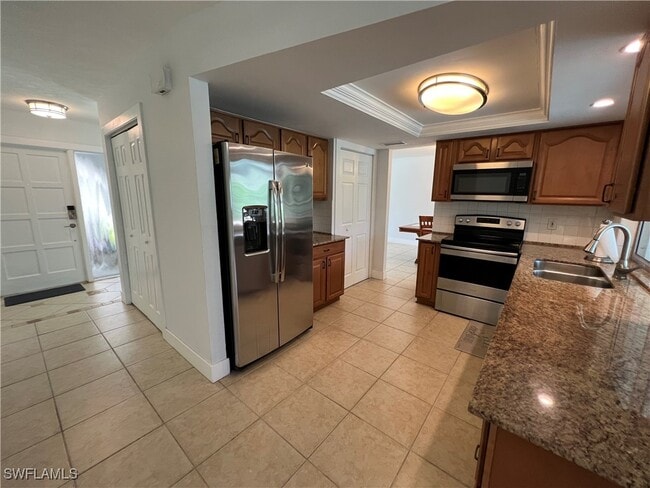 Building Photo - 858 Rose Way