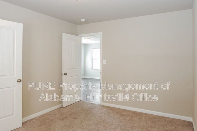 Building Photo - 135 Wethersfield Dr