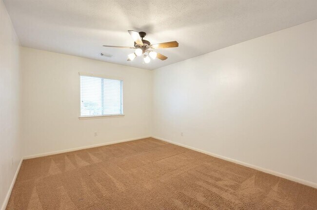 Building Photo - 3319 Viking Landing Ct