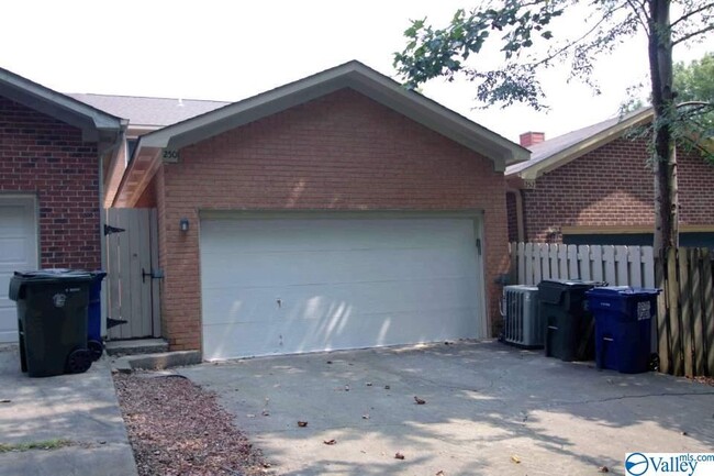 Building Photo - 250 W Lake Cir
