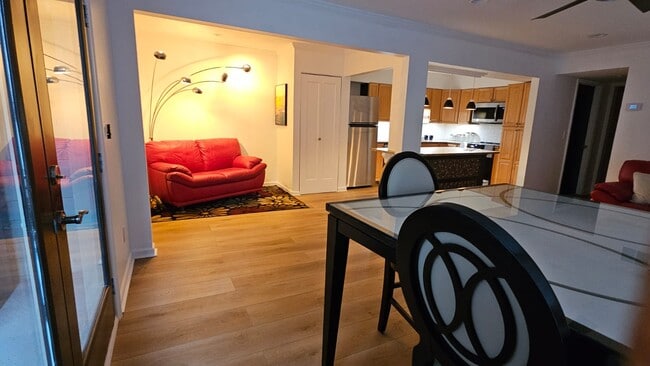 Building Photo - 3107 Colonial Way