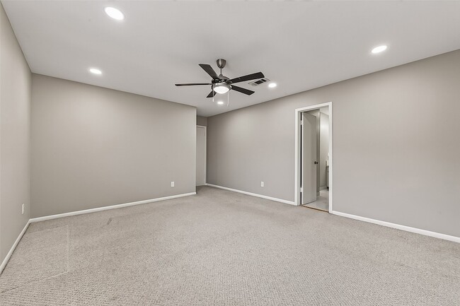 Building Photo - 6649 De Moss Dr