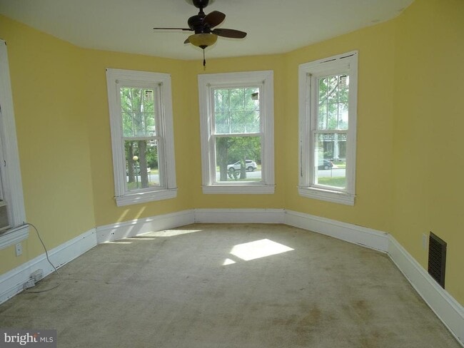 Building Photo - 108 Commerce St