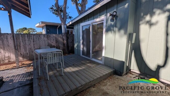 Building Photo - Bright and Cozy 3 Bedroom Home In Pacific Grove