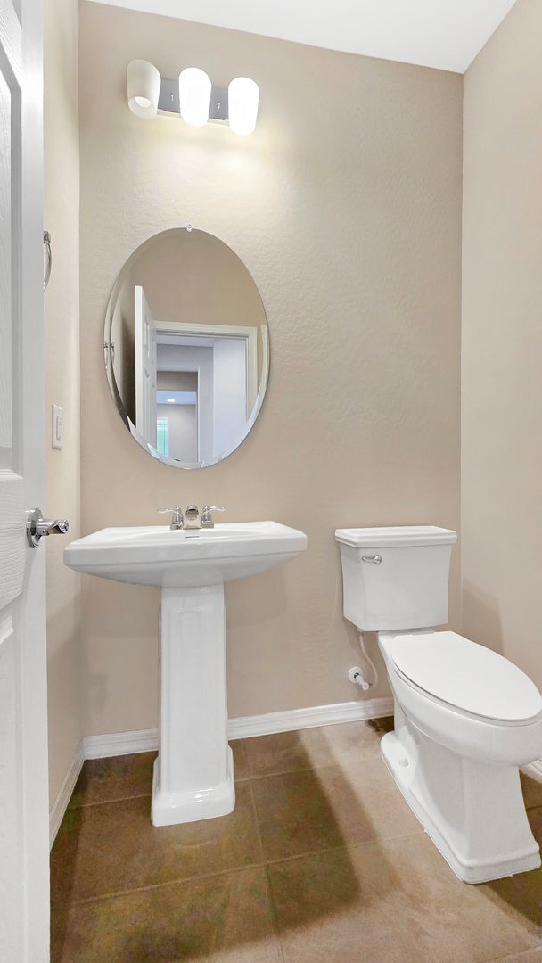 Building Photo - Brand new home!  Convenient to the 303 freeway!
