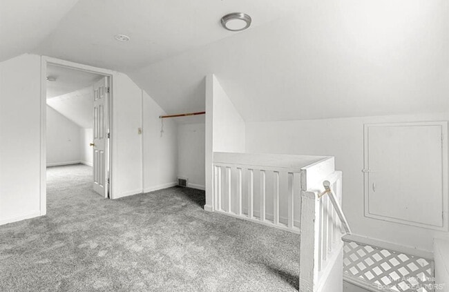 Building Photo - 393 Elder St