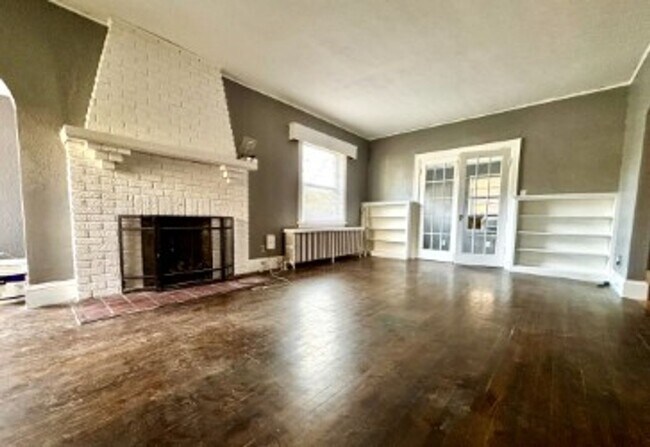 Building Photo - Ingleside