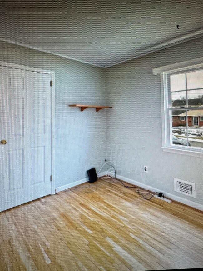 Building Photo - 12 Gerken Dr