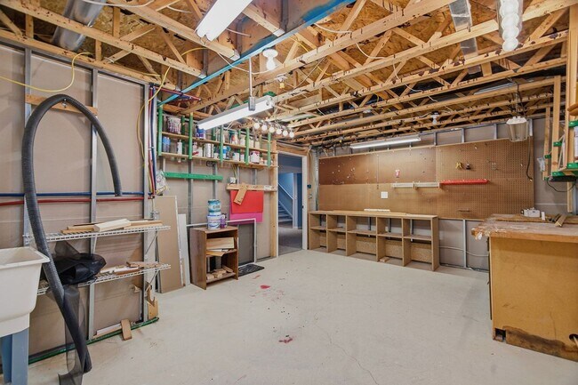 Building Photo - 3265 Galaxy