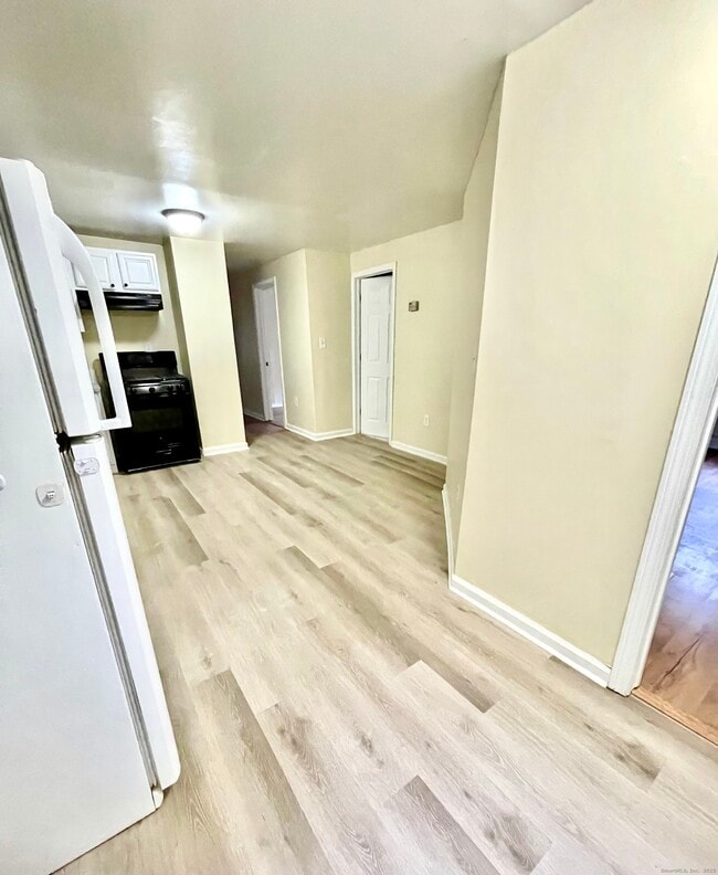 Building Photo - 92 W Main St