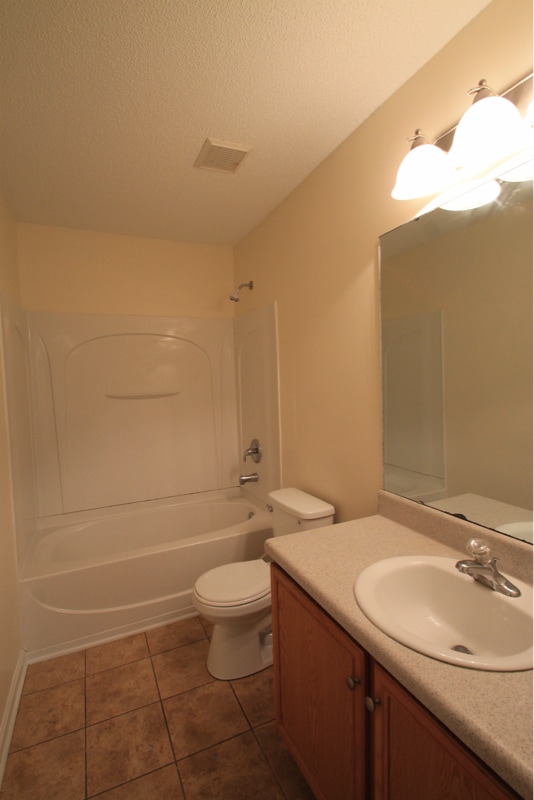 Building Photo - 222 S Herlong Ave