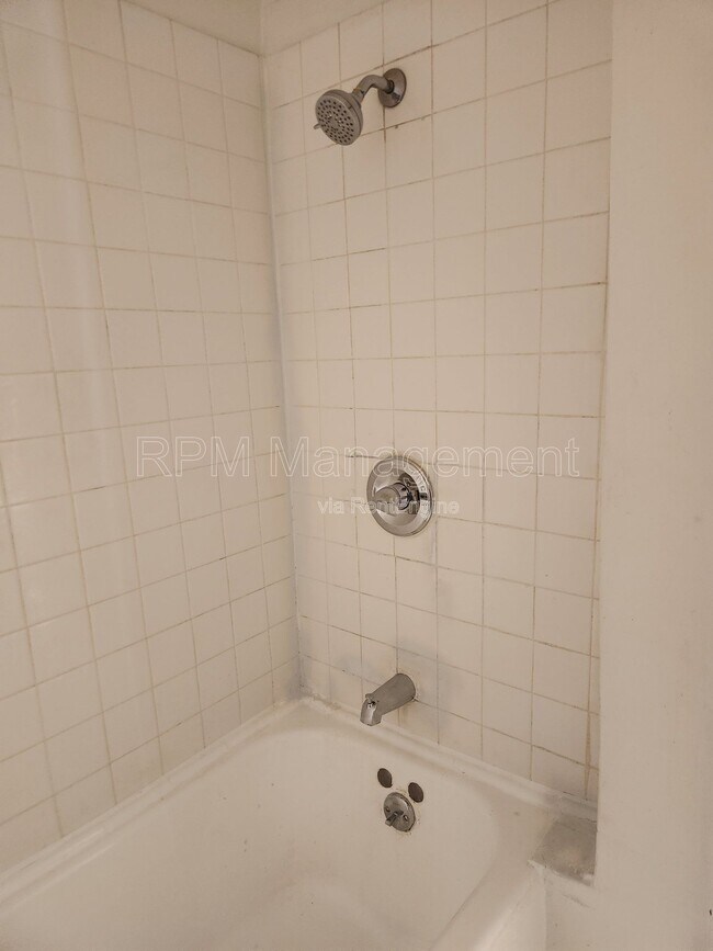 Building Photo - 1825 Ivar Ave