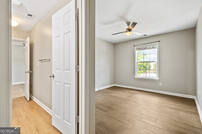 Building Photo - 606 Lofty Ln