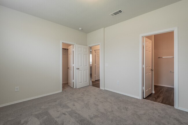 Building Photo - 5715 Pampus Prairie Rd