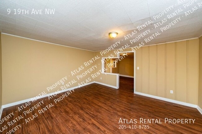 Building Photo - 9 19th Ave NW