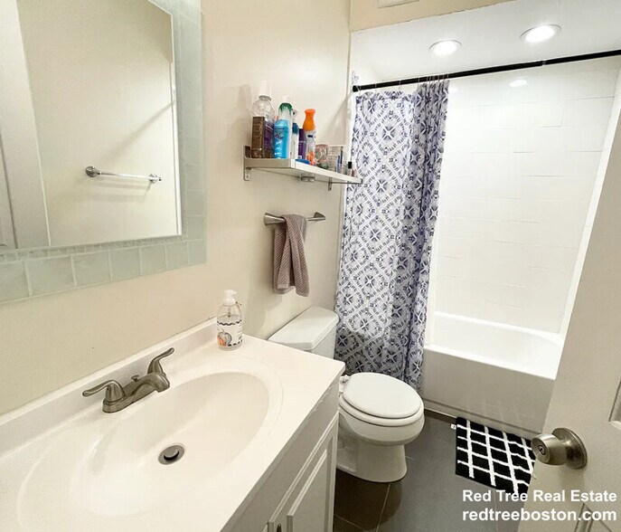 Building Photo - 45 Hemenway St