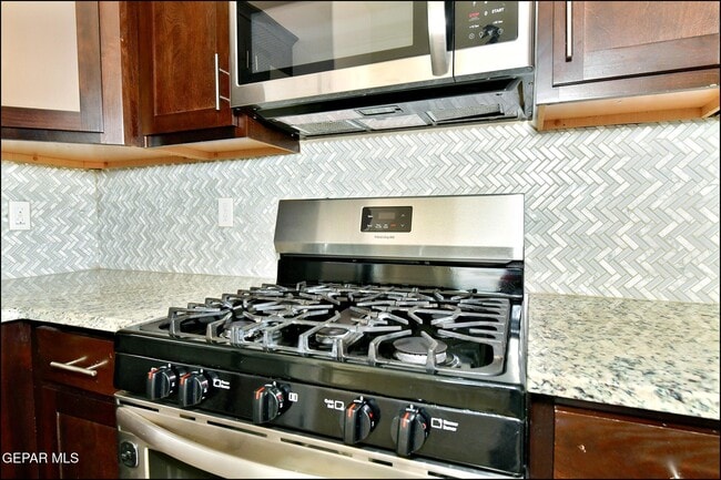 Building Photo - 14945 Tierra Escape Ave