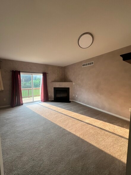 Building Photo - 8 Dolmen Ln